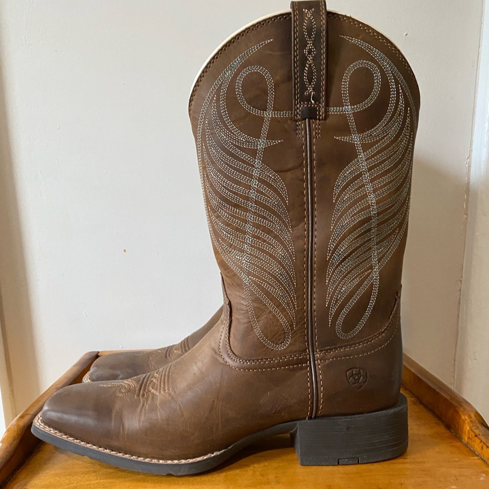Ariat Women's Round Up Square Toe Brown Leather Western Pull-On Boots
